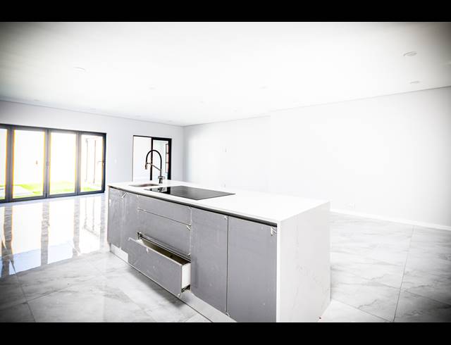 4 BEDROOM FREEHOLD FOR SALE IN SANDOWN